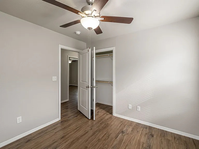 1707 E Montclair Ave — Photo 8