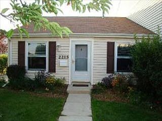 5th image of 2215 Dorchester Ct