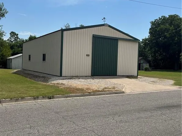 1012 S Steuben Ave, Chanute, KS 66720