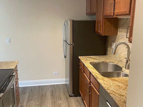 3rd image of 650 Perrie Dr APT 304