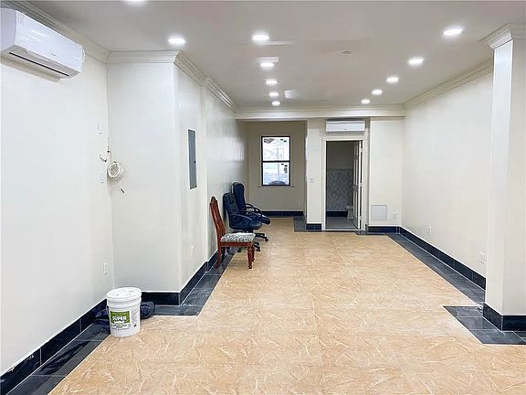 3rd image of 2533 Ocean Ave #C1c2
