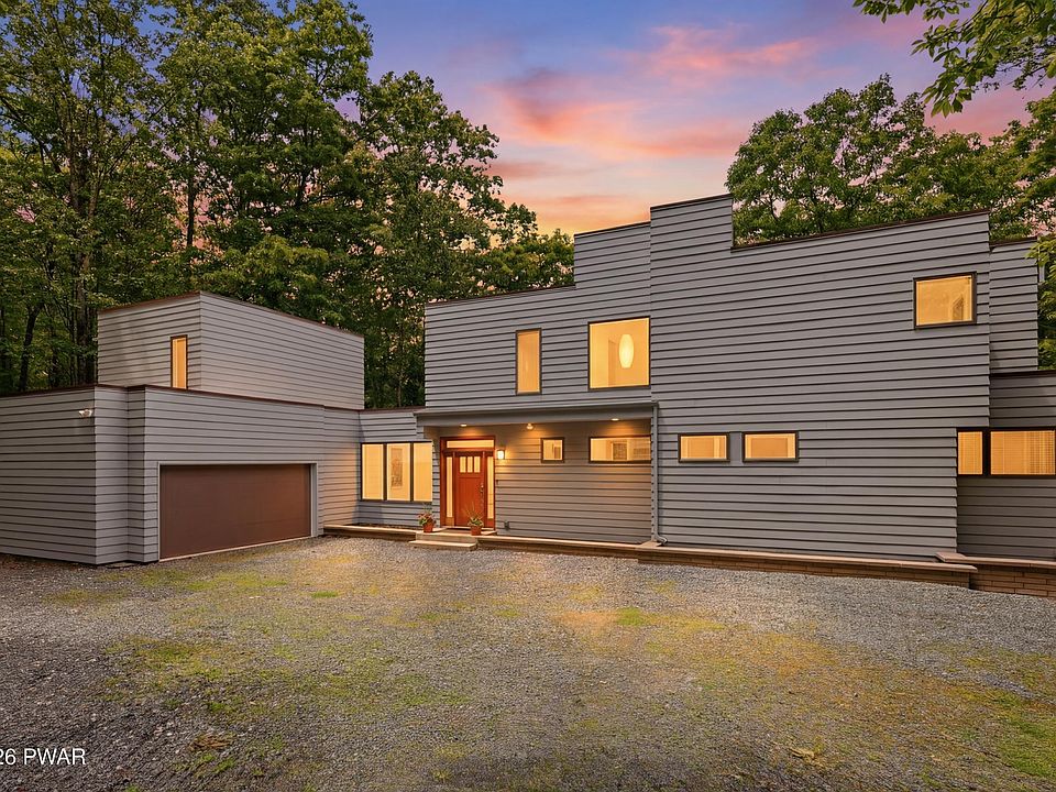 1st image of 128 Broadmoor Dr