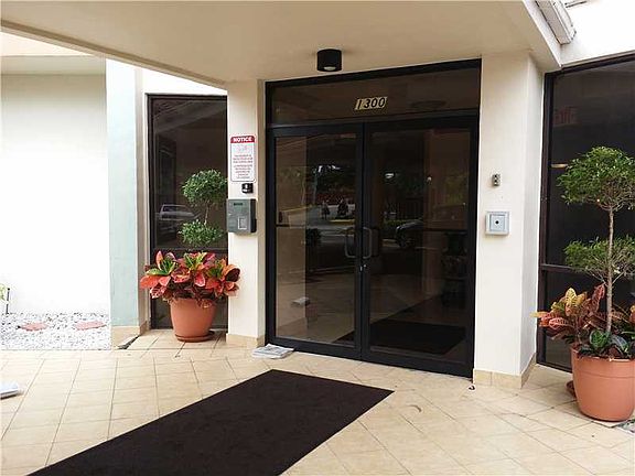2nd image of 1300 NE Miami Gardens Dr APT 1003E