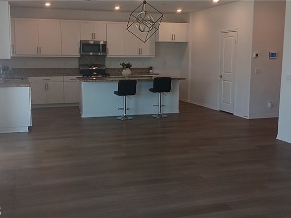 5th image of 5085 Hoss Cir