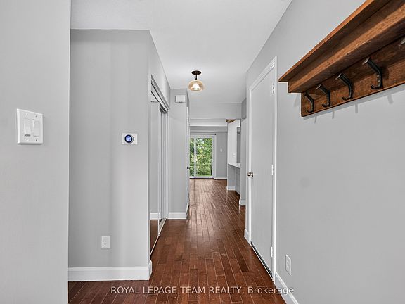 4th image of 18 Chisholm Ct #9