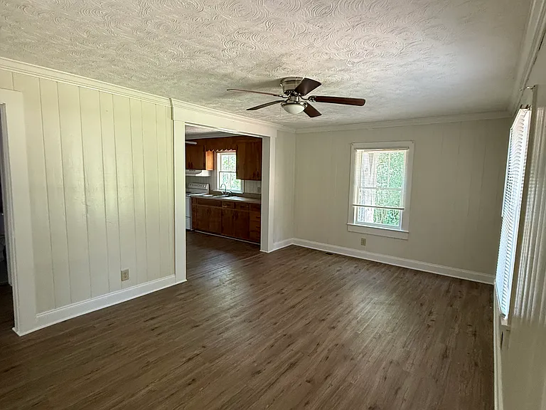179 Becknell Dr — Photo 2