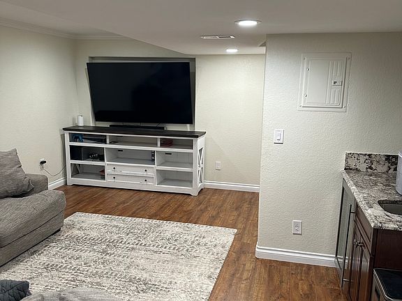 5th image of 10098 Blackbird Pl