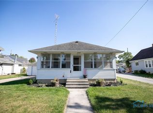 1117 Grove St, Defiance, OH 43512