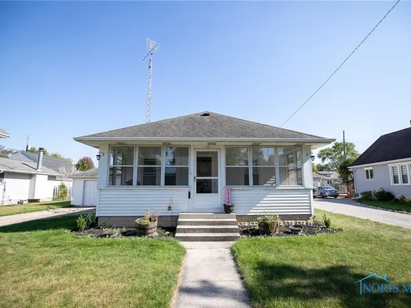 1117 Grove St, Defiance, OH 43512