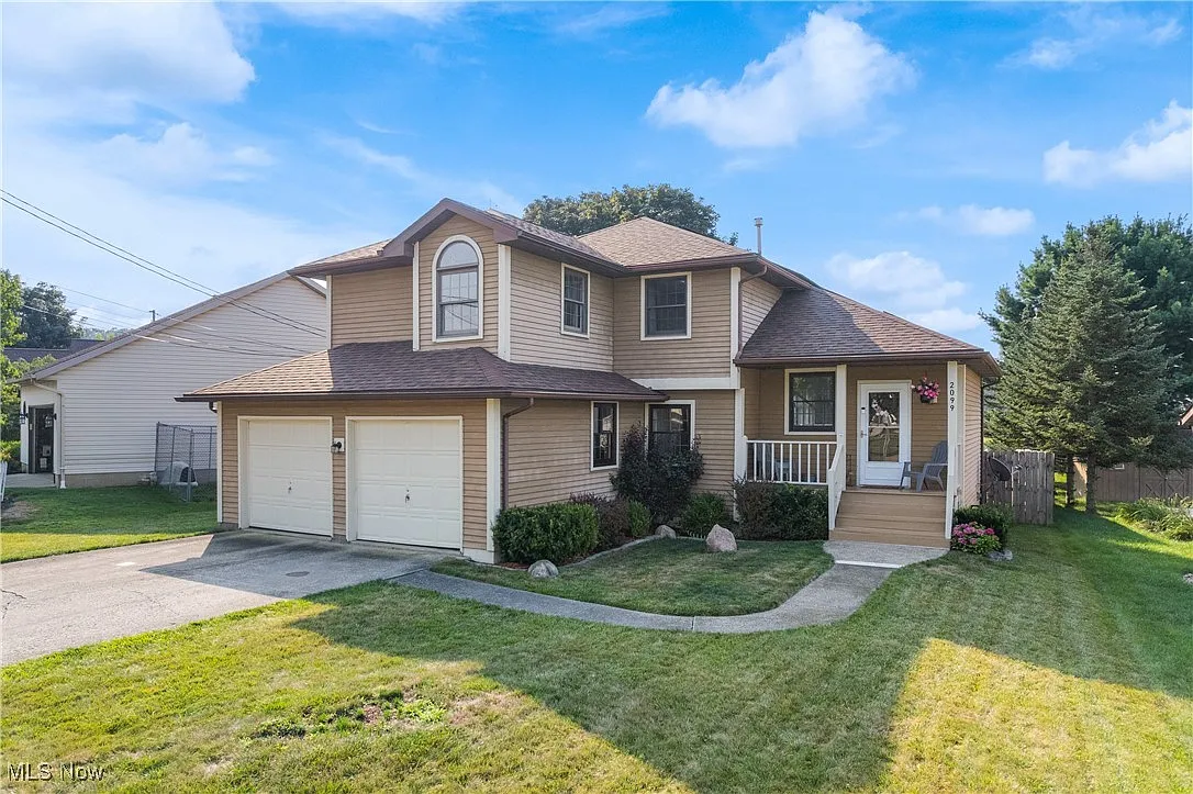 2099 Normandy Dr photo 1