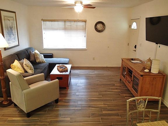 3rd image of 609 E 2nd Ave
