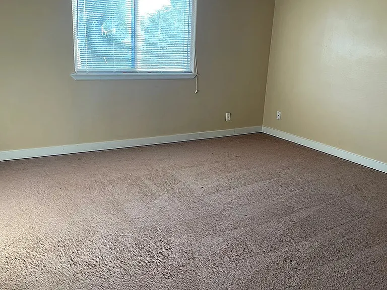 665 Brookside Ct — Photo 8