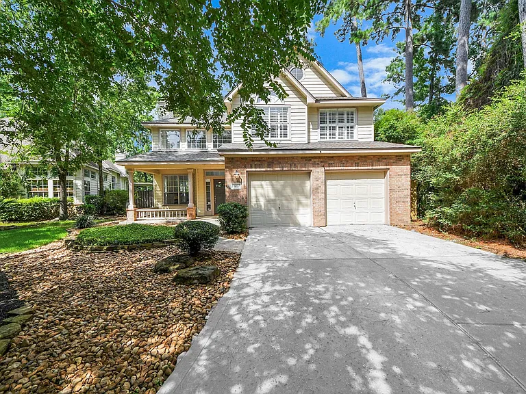 103 E Lakeridge Dr — Photo 2