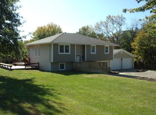 25526 250th Rd, Marshall, MO 65340