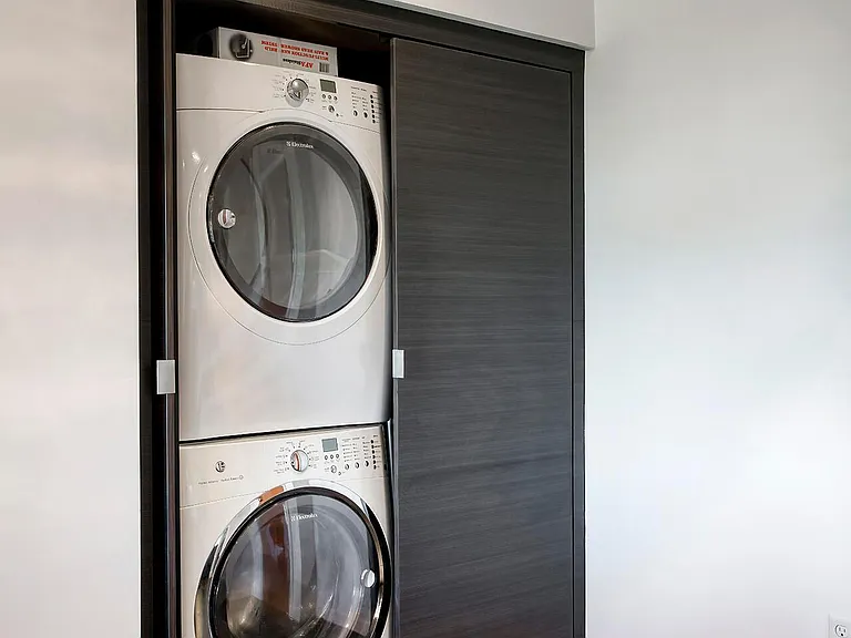 200 W Portland St #820 — Photo 31