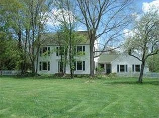 19133 Ridgeview Dr, Chagrin Falls, OH 44023