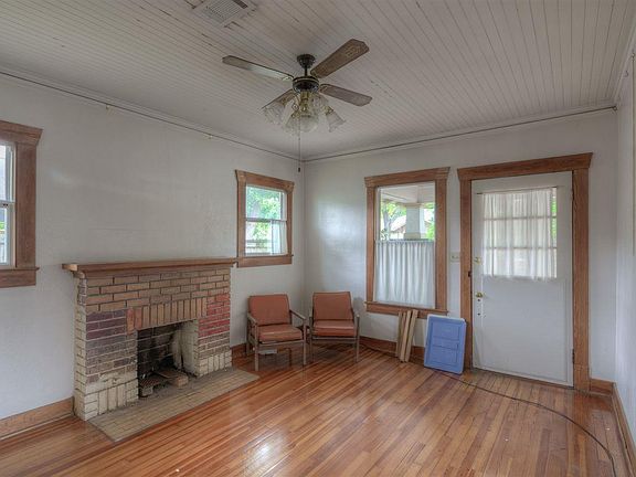 5th image of 815 N 15th Ave