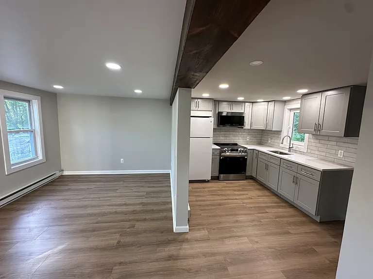 138 Sopher St #R — Photo 3