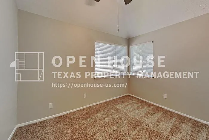 13215 Noble St — Photo 11