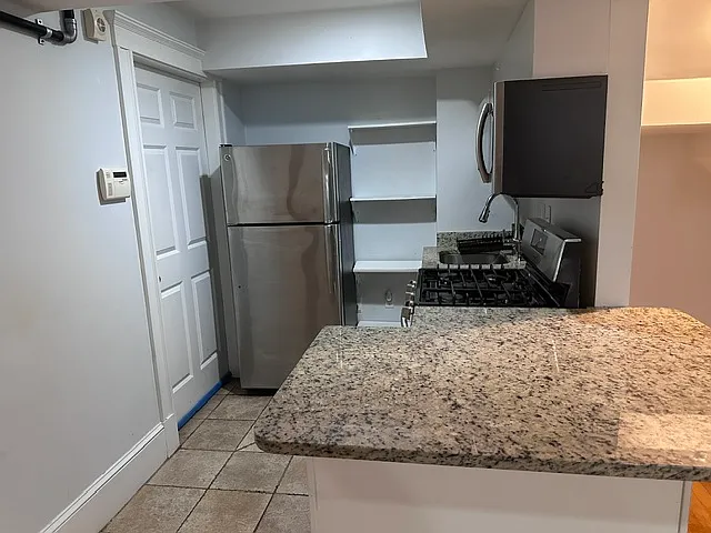 14 Grant St #BASEMENT — Photo 8