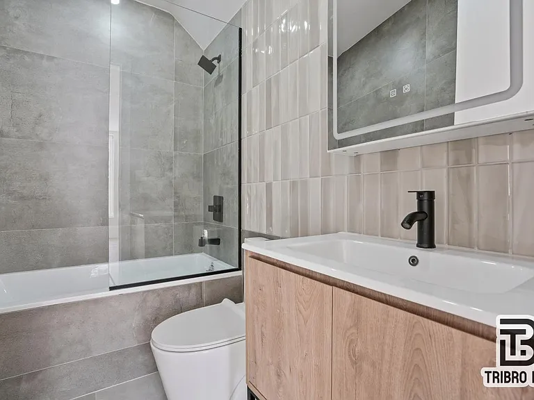 96 Moore St #2L — Photo 8