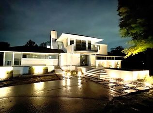 1998 Meadow Ct, Bloomfield Hills, MI 48302