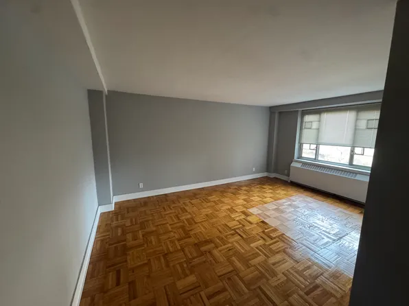 69-37 184th St #2, Fresh Meadows, NY 11365
