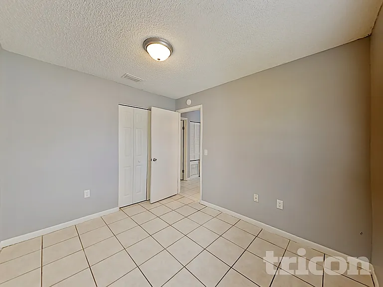 1627 Pendleton St — Photo 11