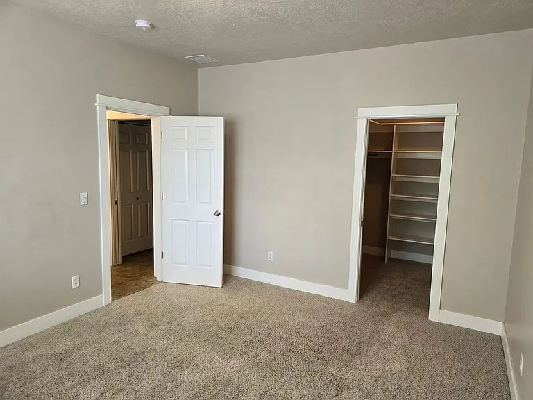 2132 Marlow Ln — Photo 8