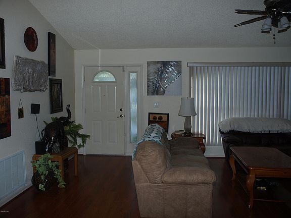 5th image of 579 Marion Oaks Trl