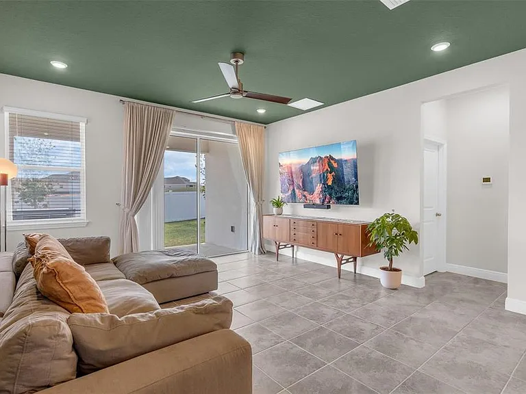 2019 Sunshine Peak Dr — Photo 14