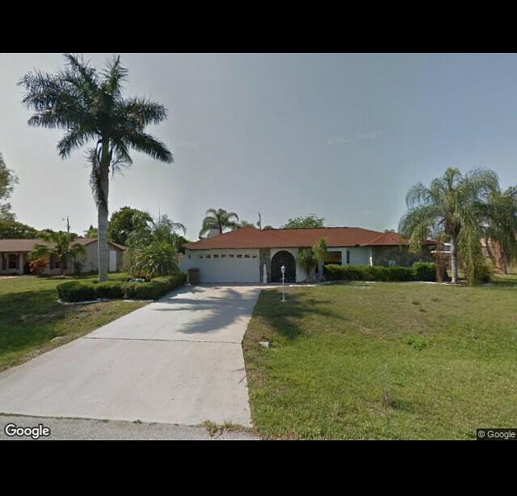 1st image of 612 SE 21st Ter