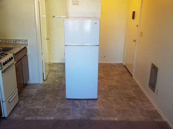 4th image of 14135 Doty Ave APT 24
