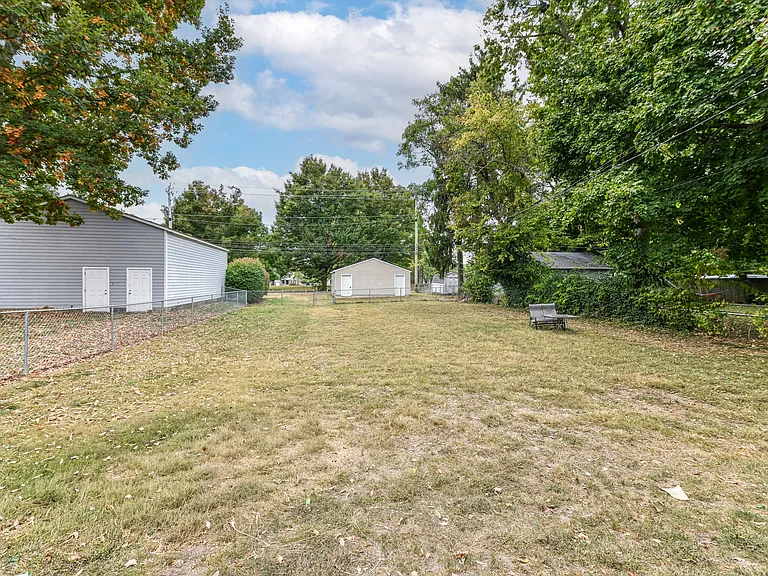 6040 N College Ave — Photo 16