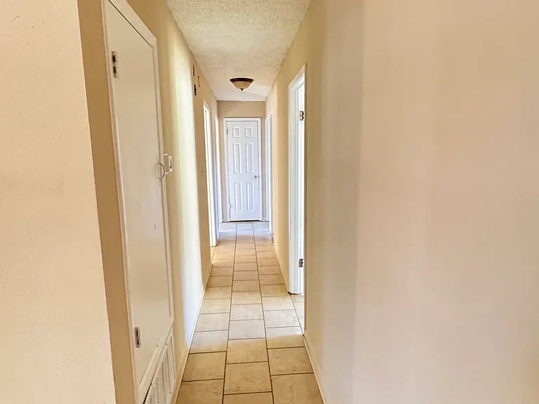 3963 Erress Blvd — Photo 10
