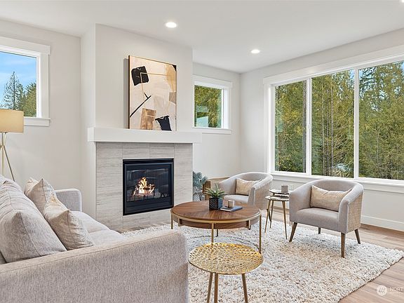 3rd image of 18577 Sawgrass Drive NE