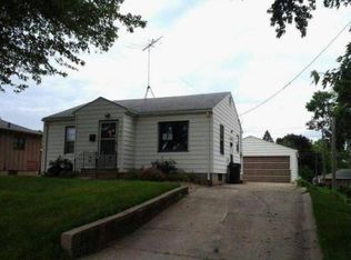1851 Glenny Ave, Waterloo, IA 50702