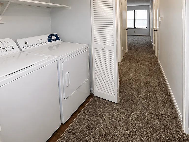 Coach House Apartments — Photo 35