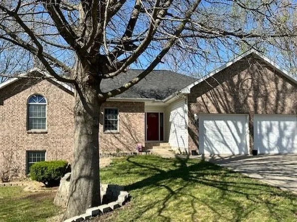 314 Hillcrest Dr, Nevada, MO 64772