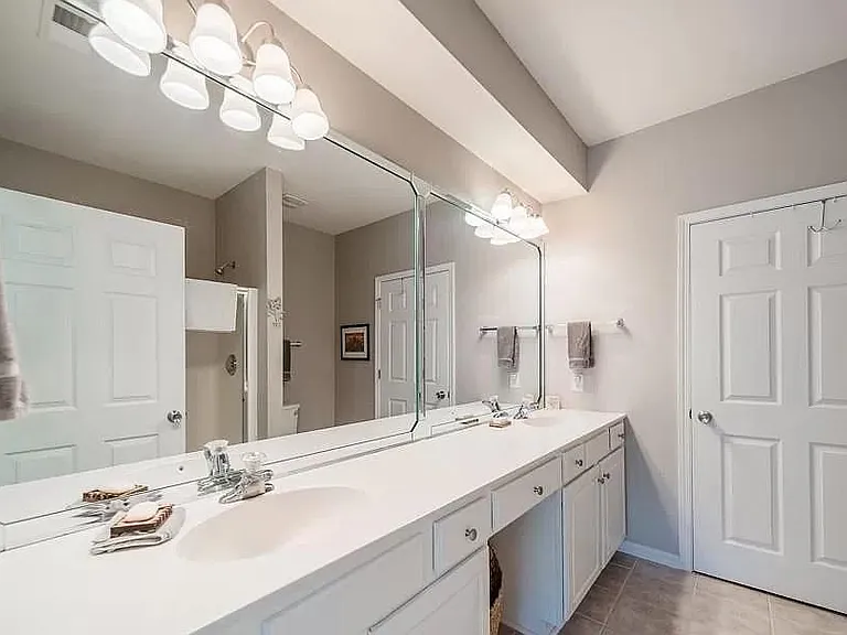 11568 Costigan Ln — Photo 6