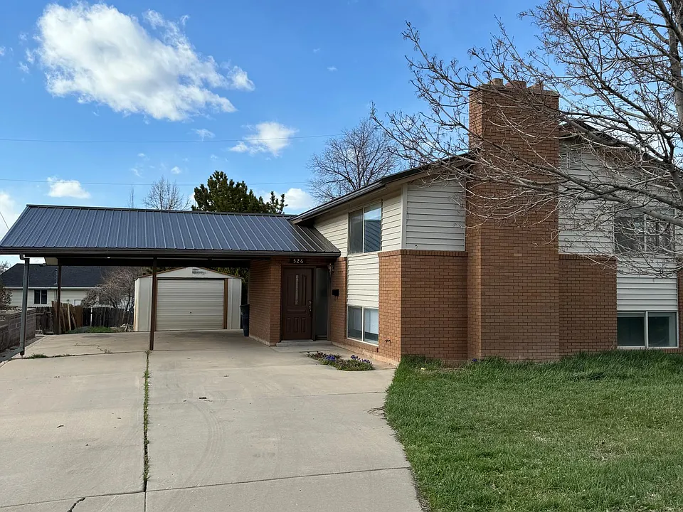 526 Cedarwood Ter