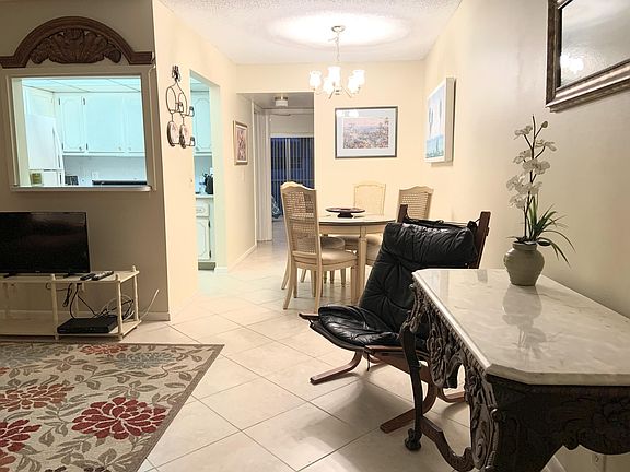 3rd image of 120 Canterbury E