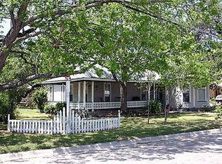 505 Wichita St, Lockhart, TX 78644