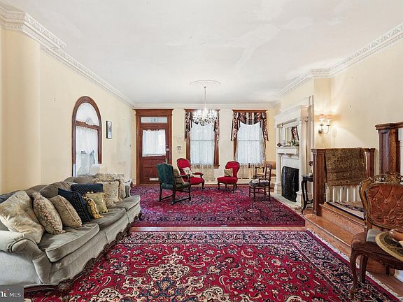 5th image of 2941 Tilden St NW