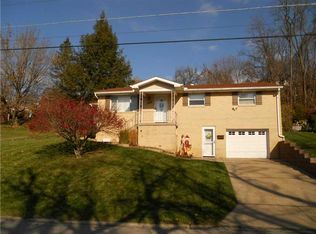 132 Woodcrest Dr, Canonsburg, PA 15317