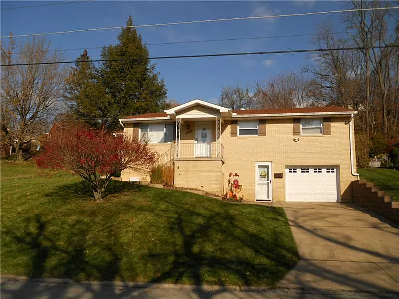 132 Woodcrest Dr photo 1