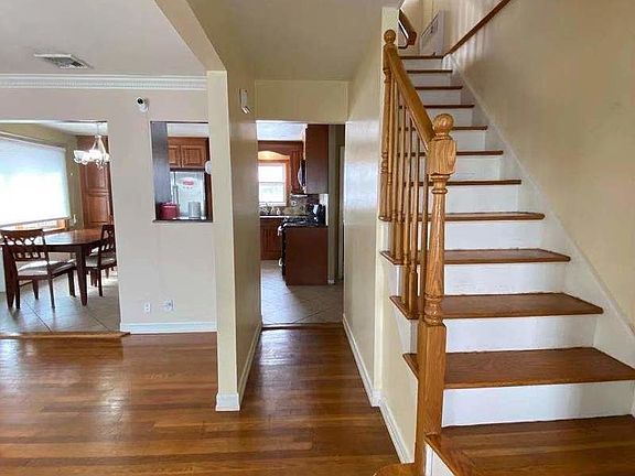 3rd image of 15-54 146th St