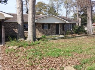 611 Love St, Newton, TX 75966