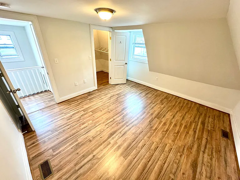 187 Webster Ave #2 — Photo 17