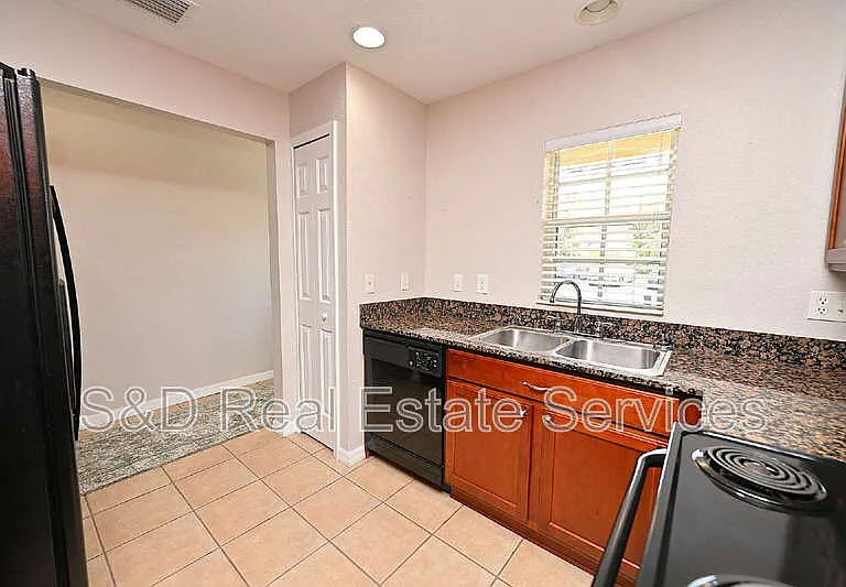 5360 River Rock Rd — Photo 8